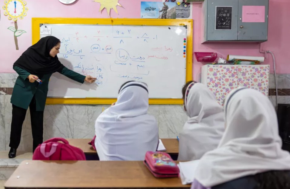 تفاوت دبیری، آموزگاری و هنرآموز - فرق مدرک - حقوق